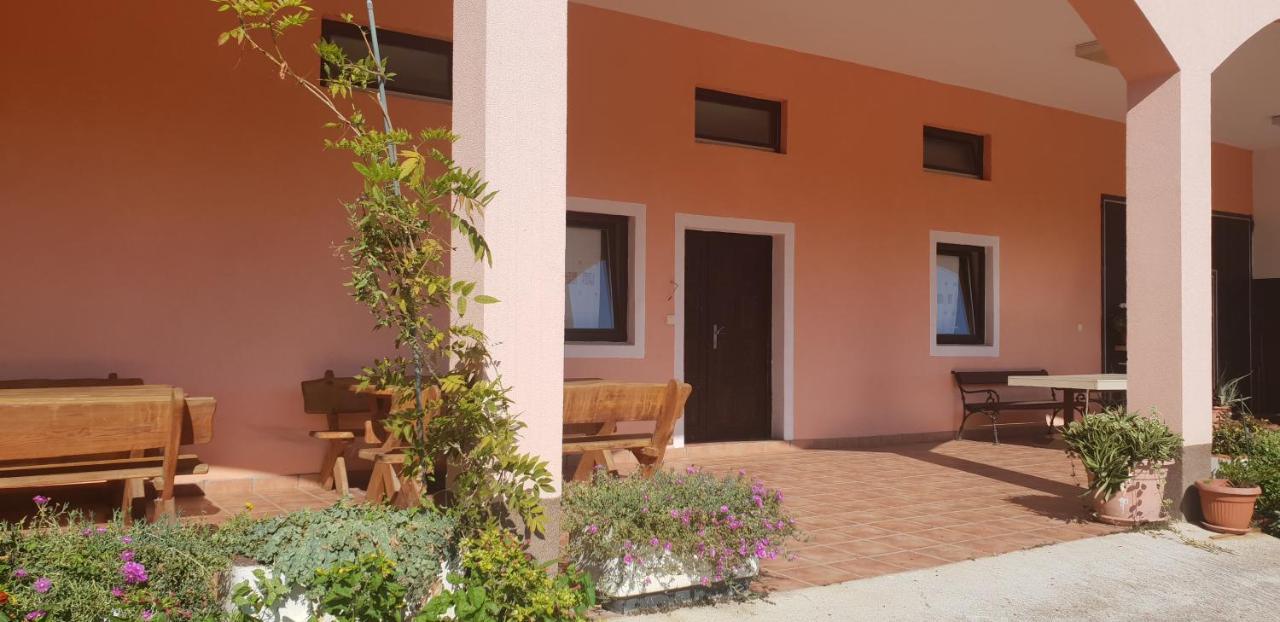 Klet Jana Bed & Breakfast Jastrebarsko Exterior photo
